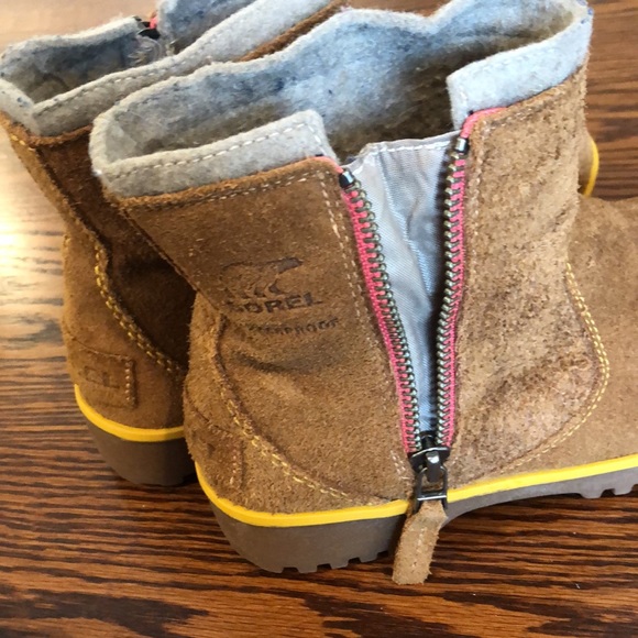 Sorel boots - Picture 9 of 12